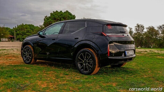 El nuevo Zeekr X me hizo cuestionar mis sentimientos por Volvo | Reseña | Carscoops